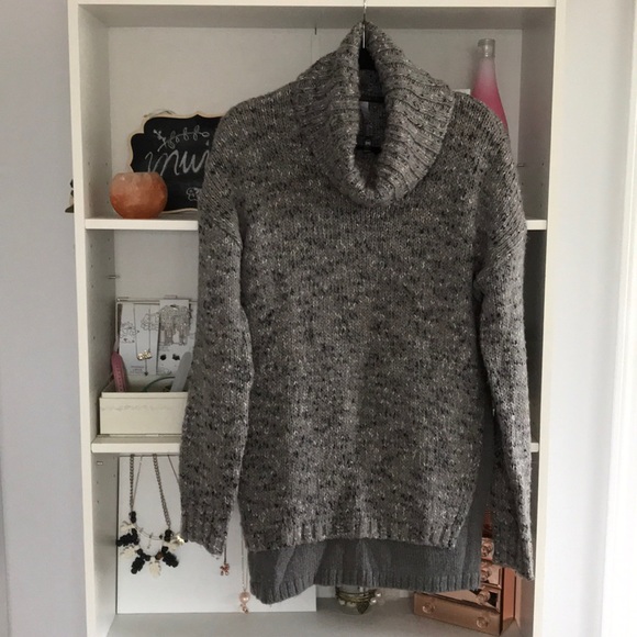 KENSIE Gray Turtleneck w/Side Split Design Sweater - Picture 2 of 9